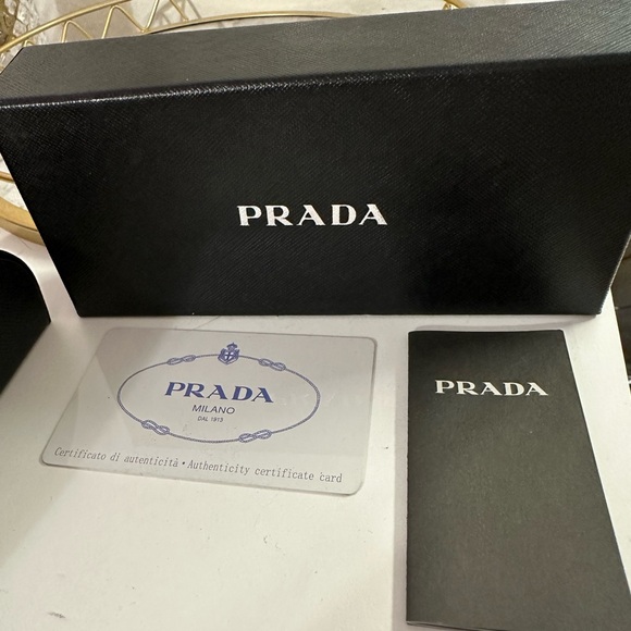 Prada sunglasses black with triangle logo - Picture 4 of 5